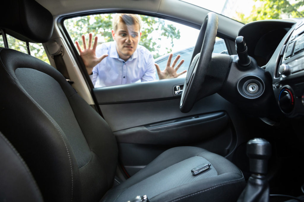 customer waiting for car lockout services San Diego