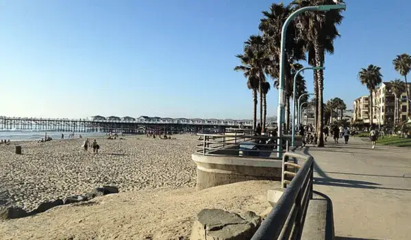 Locksmith Magic mobile locksmith van near Pacific Beach boardwalk, providing car key replacement, lockout help and rekey services across San Diego’s coastal area, Pacific Beach locksmith